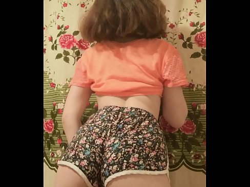 ❤️ Una ghjovana sexy si spoglia i pantaloncini davanti à a camera Sessu à co.yespornpics.ru ﹏