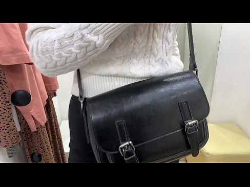 ❤️ Masturbazione publica di a ghjovana cagna FeralBerry cù un dildo in a sala di prove Sessu à co.yespornpics.ru ﹏